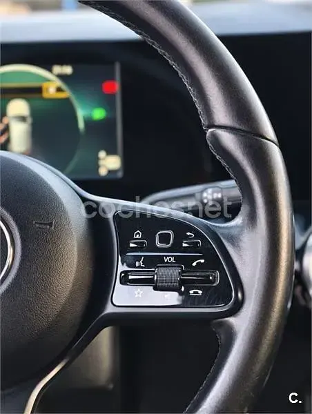 Usado Mercedes B200 150 CV (110 kW) 2021 Blanco Monovolumen