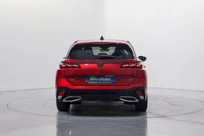 Usado Peugeot 308 SW GT 131 CV (96 kW) 2022 Rojo Familiar