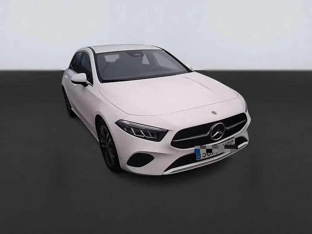 Usado Mercedes A200 163 CV (119 kW) 2025 Blanco Berlina
