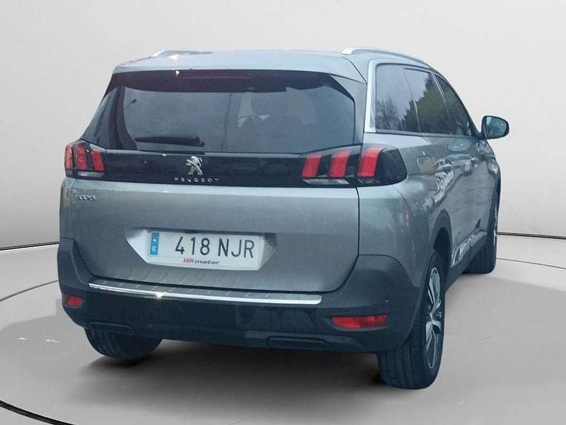 Usado Peugeot 5008 Allure 132 CV (97 kW) 2023 Gris SUV