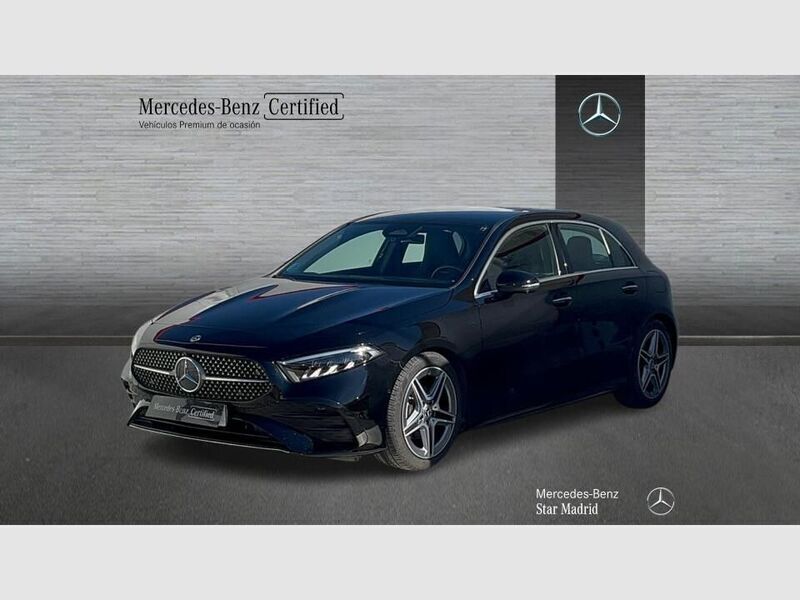 Negro Usado 2024 Mercedes A180 AMG line Berlina | 30.490 € (Buen precio) - Imagen 1/4
