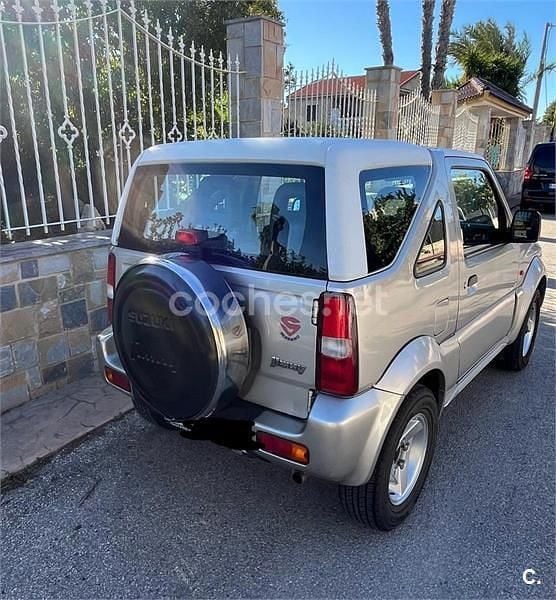 Usado Suzuki Jimny 65 CV (47 kW) 2005 Beige SUV