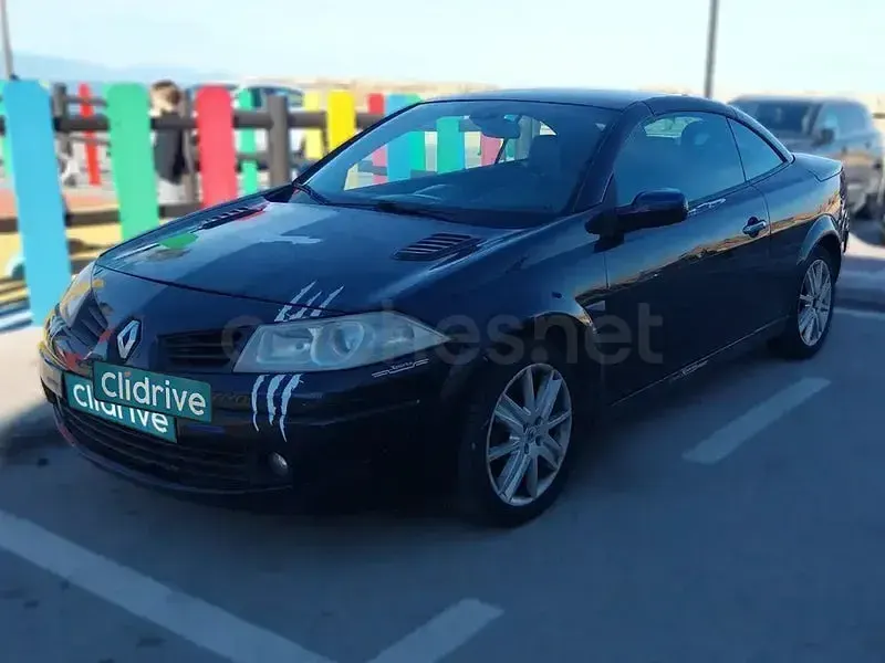 Usado Renault Mégane Cabriolet Dynamique 110 CV (80 kW) 2006 Negro Descapotable