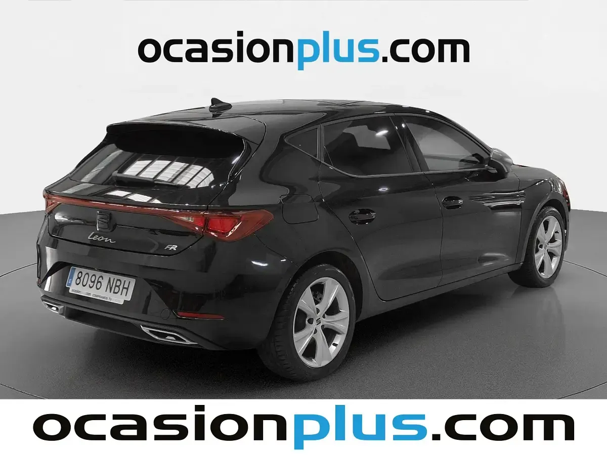 Usado Seat Leon FR 150 CV (110 kW) 2025 Negro Utilitario