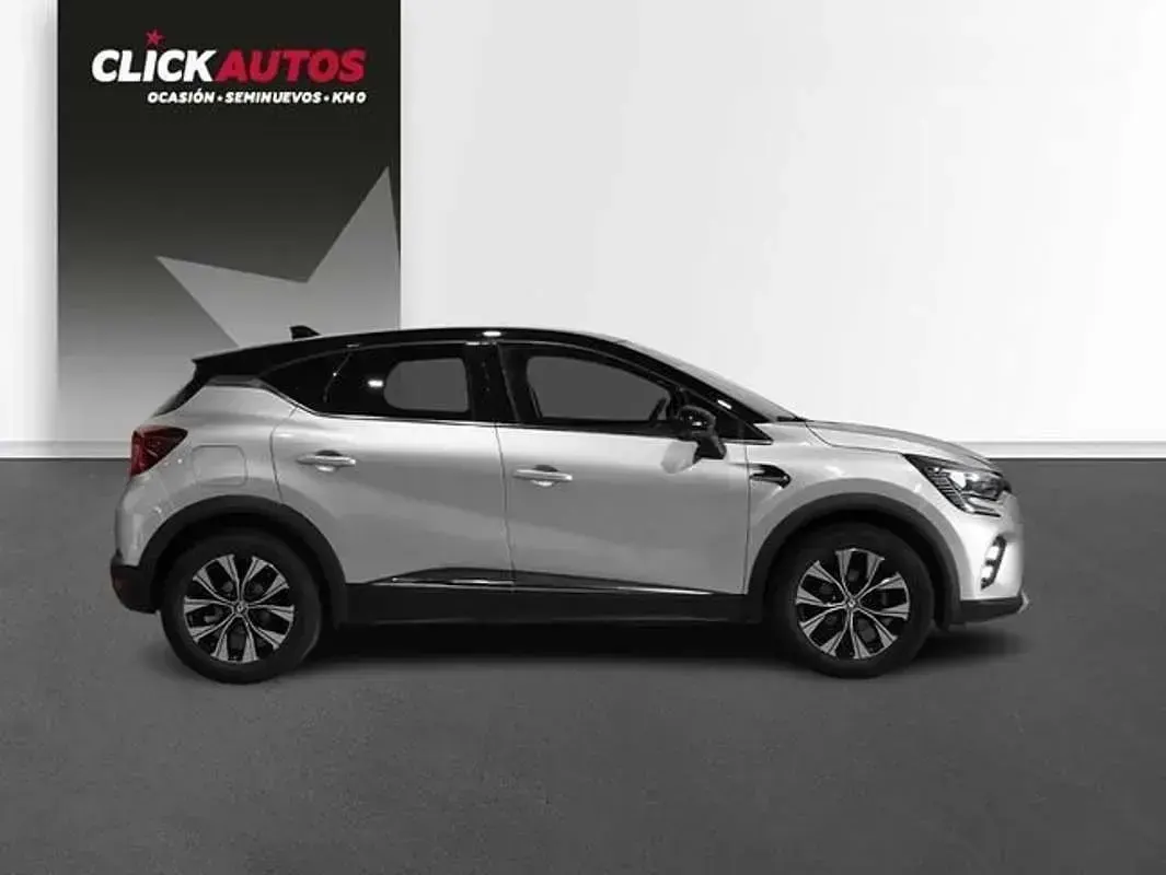 Usado Renault Captur Techno 90 CV (66 kW) 2023 Gris SUV