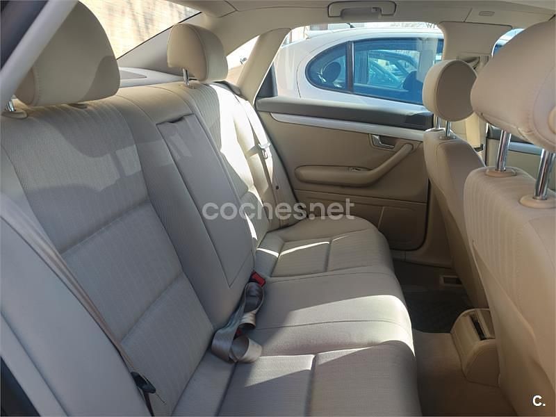 Usado Audi A4 155 CV (114 kW) 2002 Azul Berlina