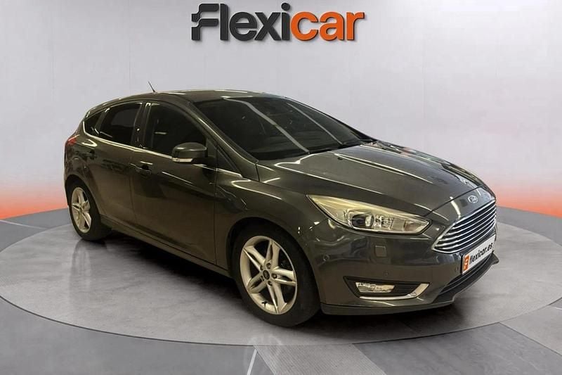 Gris Usado 2017 Ford Focus Business Edition Berlina | 6990 € (Super precio) - Imagen 1/4