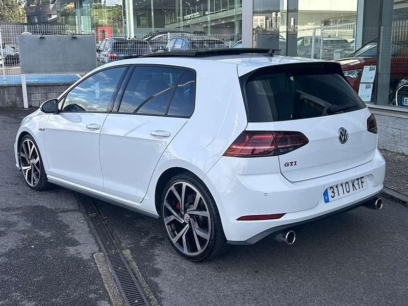 Usado VW Golf VII GTI 245 CV (180 kW) 2019 Blanco Utilitario
