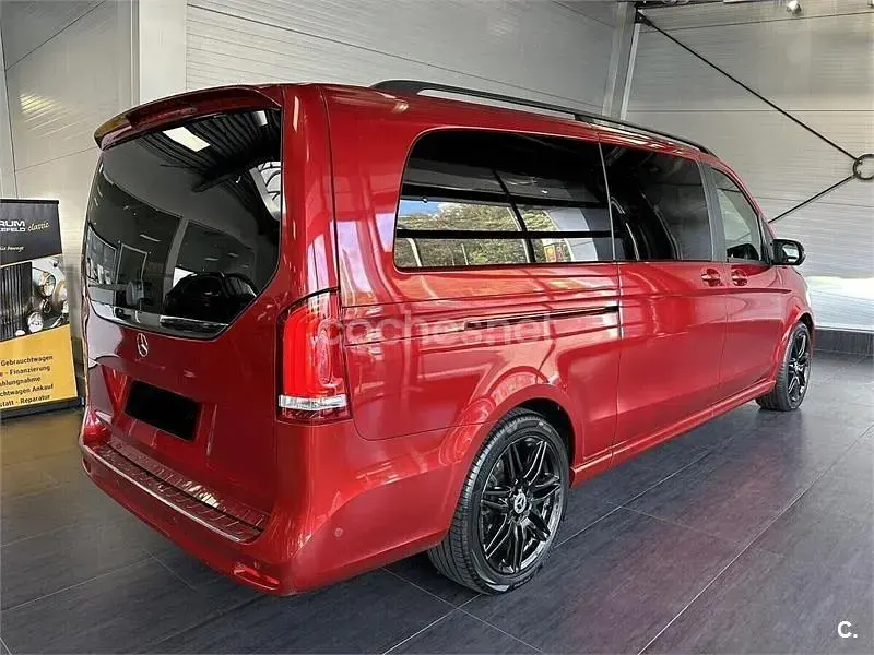 Usado Mercedes V300 Avantgarde 239 CV (175 kW) 2022 Rojo Monovolumen