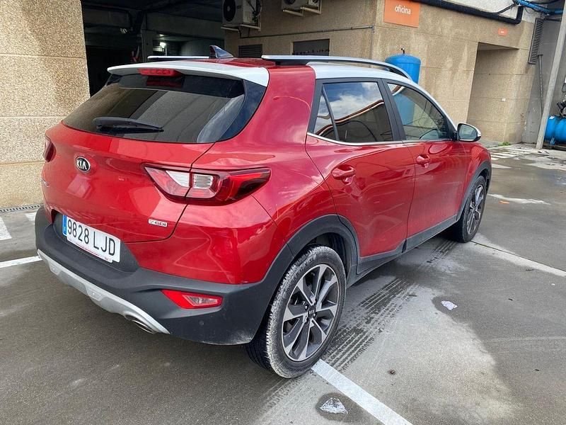 Usado Kia Stonic 100 CV (73 kW) 2020 Rojo SUV