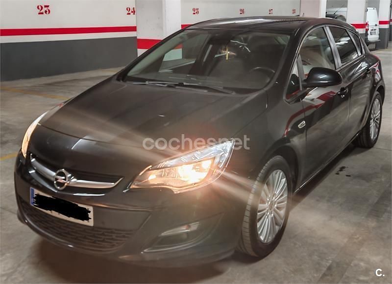 Negro Usado 2014 Opel Astra Excellence Berlina | 5400 € (Buen precio) - Imagen 1/4