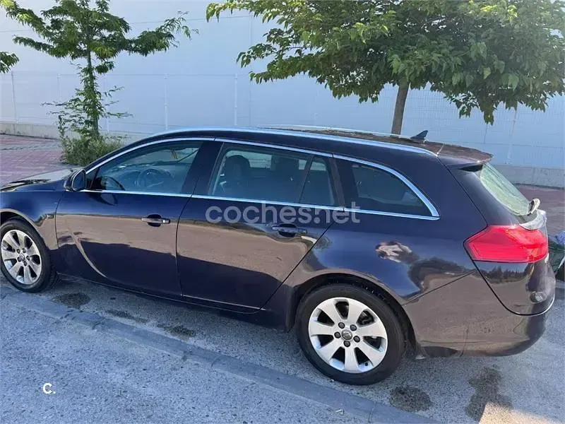 Usado Opel Insignia Excellence 130 CV (95 kW) 2013 Azul Familiar