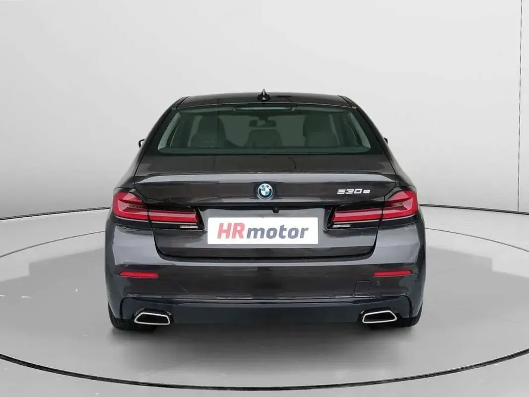 Usado BMW 530e 292 CV (214 kW) 2023 Gris Berlina