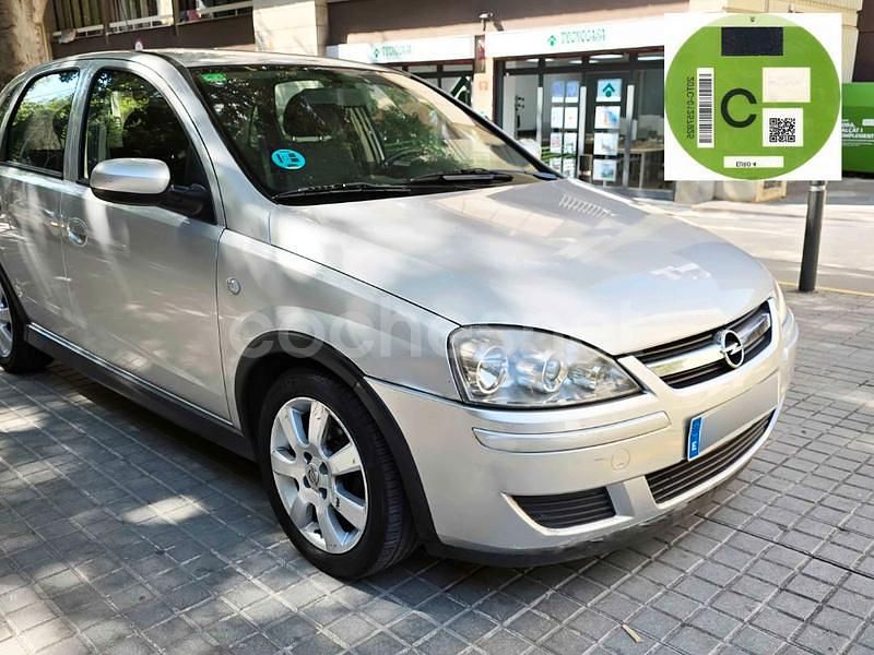Gris / plata Usado 2006 Opel Corsa Essentia Berlina | 3300 € (Buen precio) - Imagen 1/4