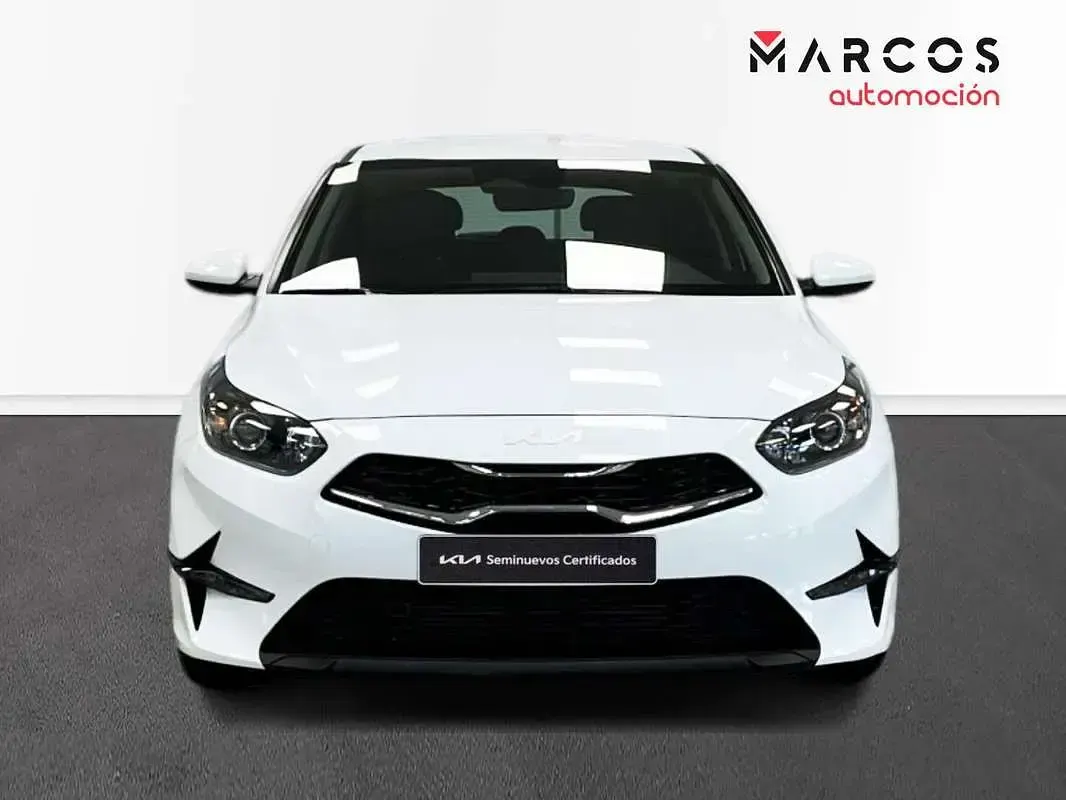 Usado Kia Ceed 101 CV (74 kW) 2024 Blanco Utilitario
