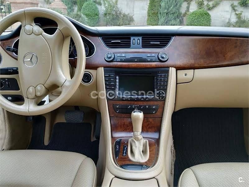 Usado Mercedes CLS320 224 CV (164 kW) 2007 Beige Berlina