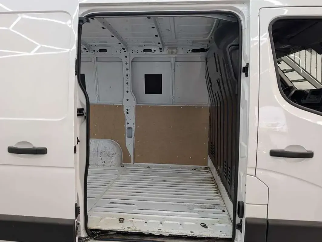 Usado Renault Master 150 CV (110 kW) 2021 Blanco Monovolumen
