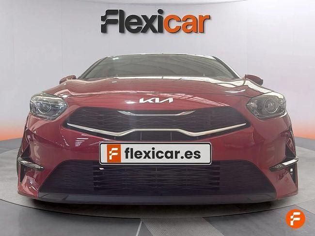 Usado Kia Ceed 100 CV (73 kW) 2023 Rojo Utilitario