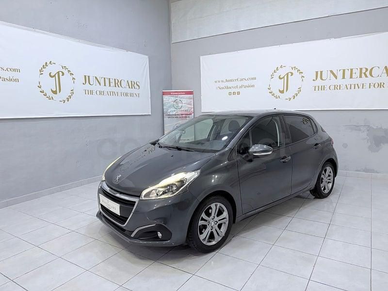 Usado Peugeot 208 Active 82 CV (60 kW) 2016 Gris / plata Utilitario