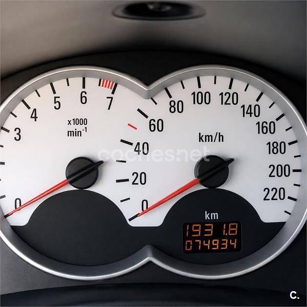 Usado Opel Corsa Enjoy 80 CV (58 kW) 2006 Gris / plata Utilitario