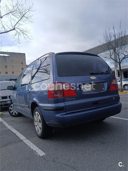 Usado Ford Galaxy Trend 130 CV (95 kW) 2005 Azul Monovolumen