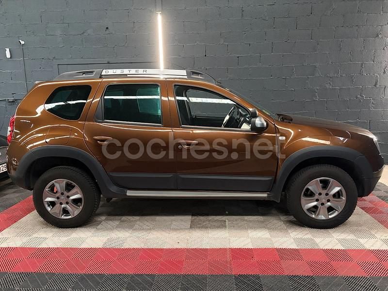 Usado Dacia Duster Lauréate 109 CV (80 kW) 2014 Marrón SUV