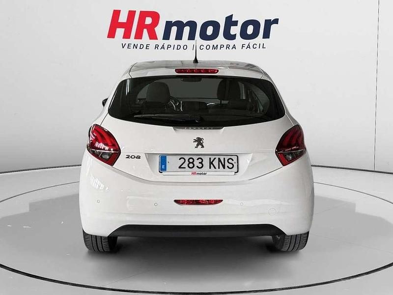 Usado Peugeot 208 Signature Sky 83 CV (61 kW) 2018 Blanco Utilitario