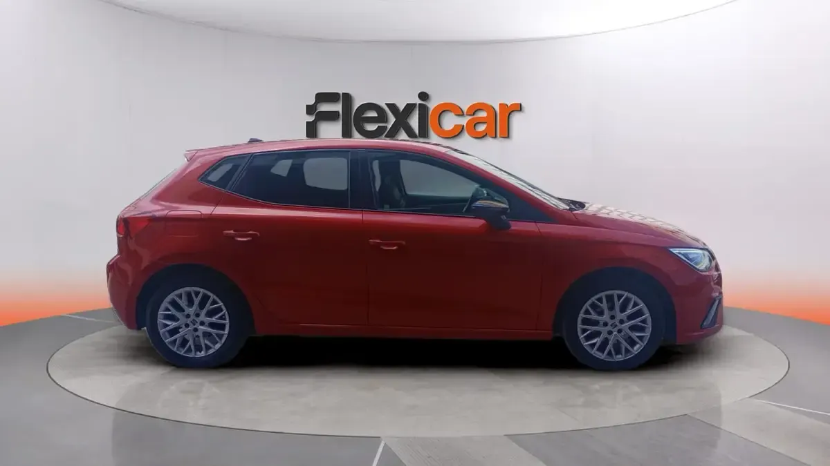 Usado Seat Ibiza FR 110 CV (80 kW) 2023 Granate Utilitario
