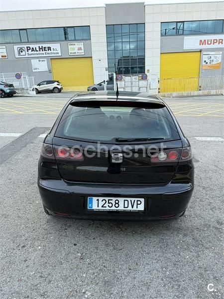 Usado Seat Ibiza 100 CV (73 kW) 2006 Negro Utilitario
