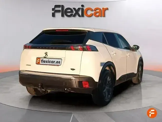 Usado Peugeot 2008 Active 100 CV (73 kW) 2022 Blanco SUV