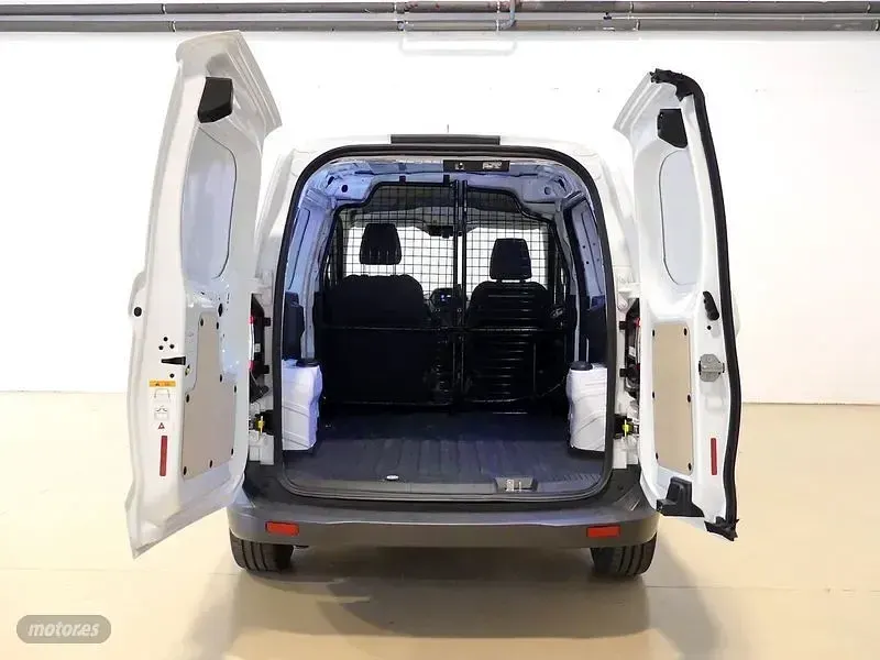 Usado Ford Courier Trend 95 CV (69 kW) 2018 Blanco Monovolumen