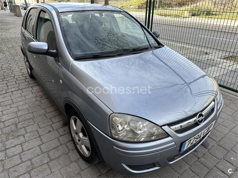 Gris / plata Usado 2004 Opel Corsa Berlina | 2100 € (Precio justo) - Imagen 1/4