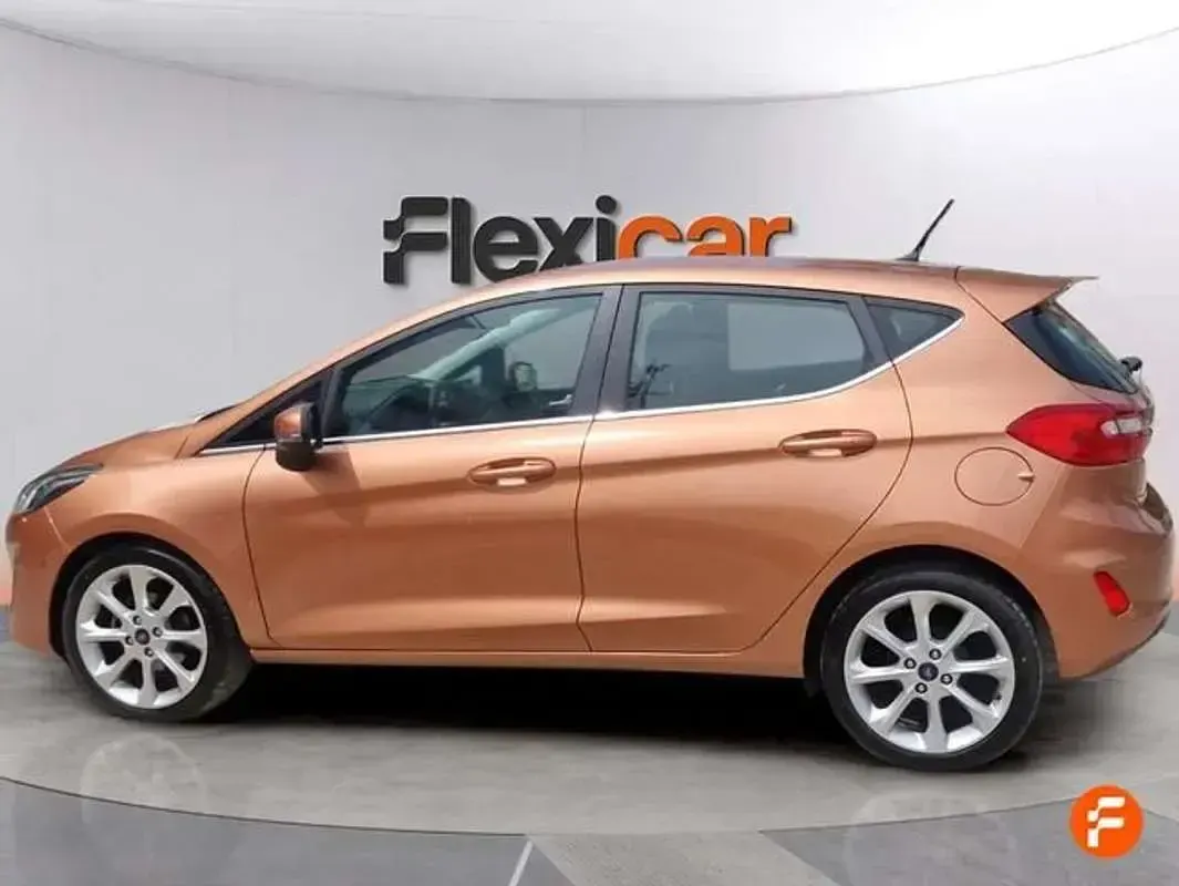Usado Ford Fiesta Titanium 86 CV (63 kW) 2018 Naranja Utilitario