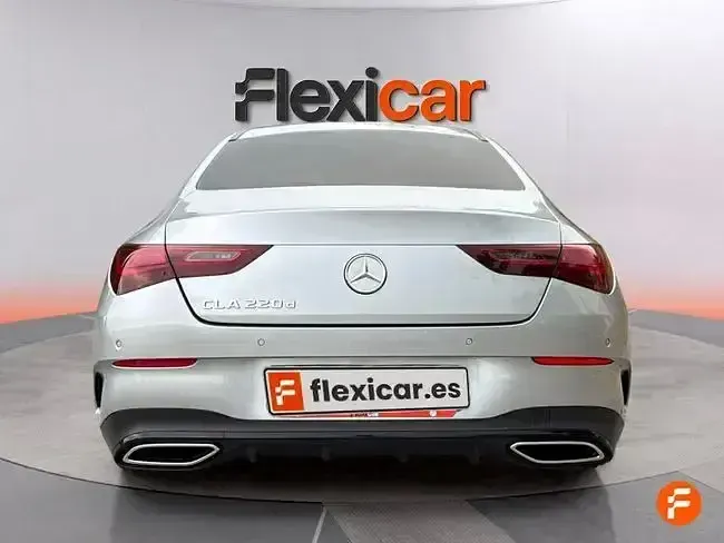 Usado Mercedes CLA220 190 CV (139 kW) 2024 Gris Coupe