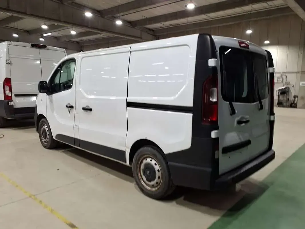 Usado Opel Vivaro Expression 116 CV (85 kW) 2018 Blanco Monovolumen