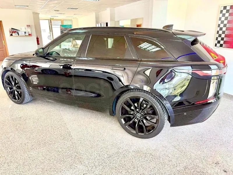 Usado Land Rover Range Rover Velar R-Dynamic 300 CV (220 kW) 2018 Negro SUV