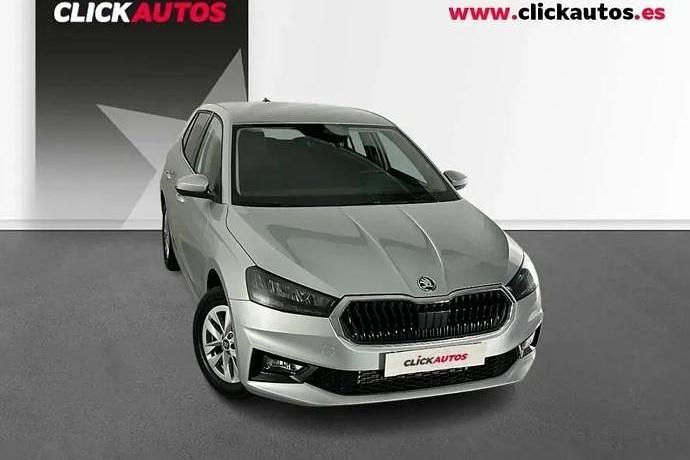 Usado Skoda Fabia Selection 115 CV (84 kW) 2025 Plata Utilitario