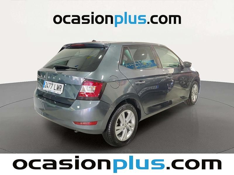 Usado Skoda Fabia Ambition 95 CV (69 kW) 2021 Gris / plata Berlina