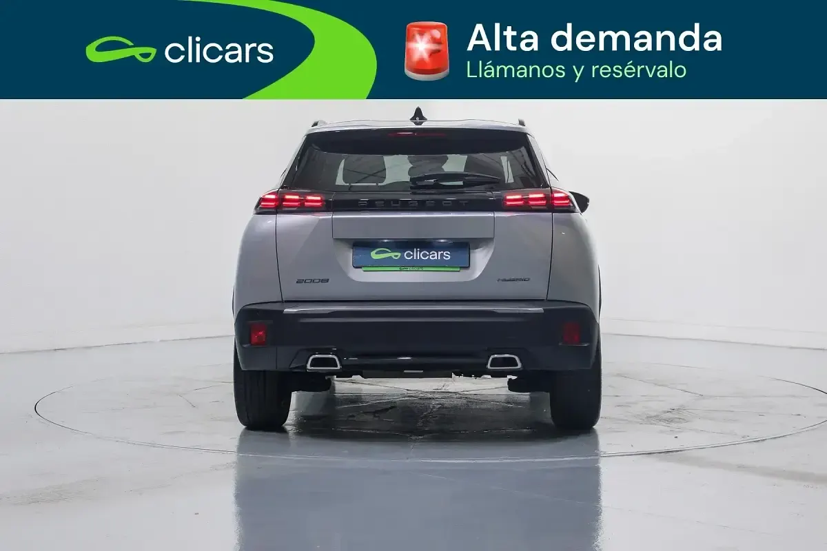 Usado Peugeot 2008 Allure 136 CV (100 kW) 2025 Gris SUV