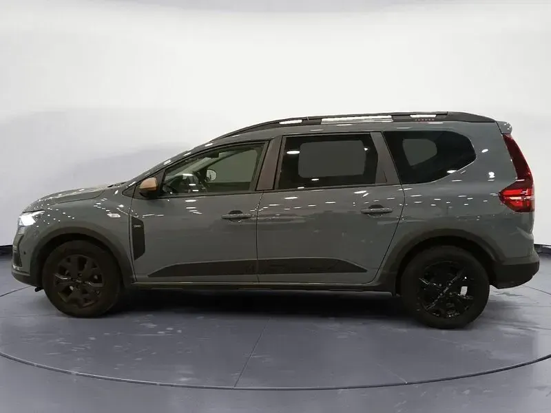 Usado Dacia Jogger Extreme 110 CV (80 kW) 2025 Gris Monovolumen