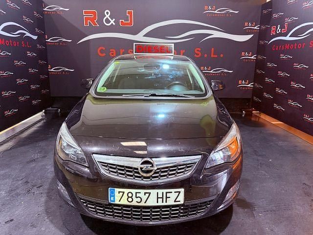 Usado Opel Astra Sport 110 CV (80 kW) 2011 Negro Berlina