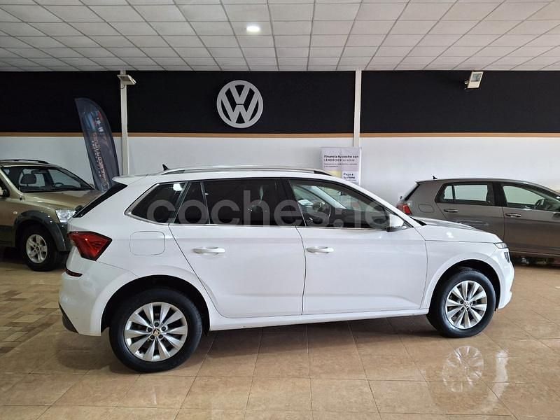 Blanco Usado 2021 Skoda Kamiq Ambition SUV | 17.750 € (Precio justo) - Imagen 1/4