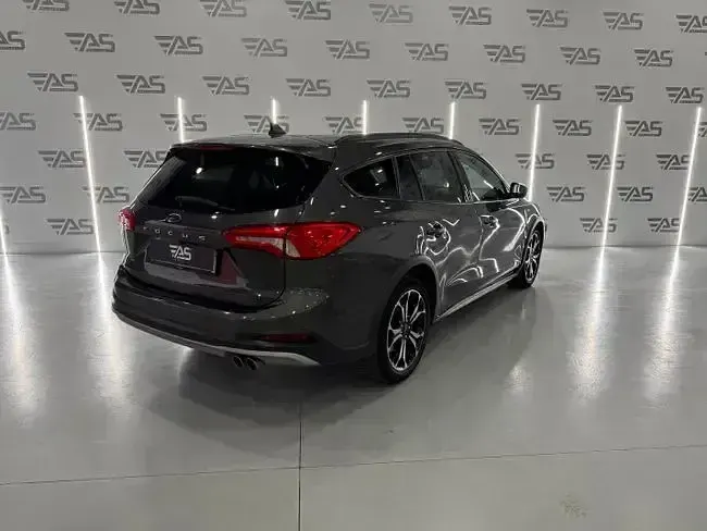 Usado Ford Focus Titanium 151 CV (111 kW) 2019 Gris Familiar