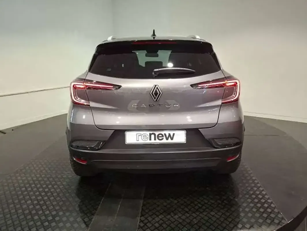 Usado Renault Captur Techno 101 CV (74 kW) 2026 Gris SUV