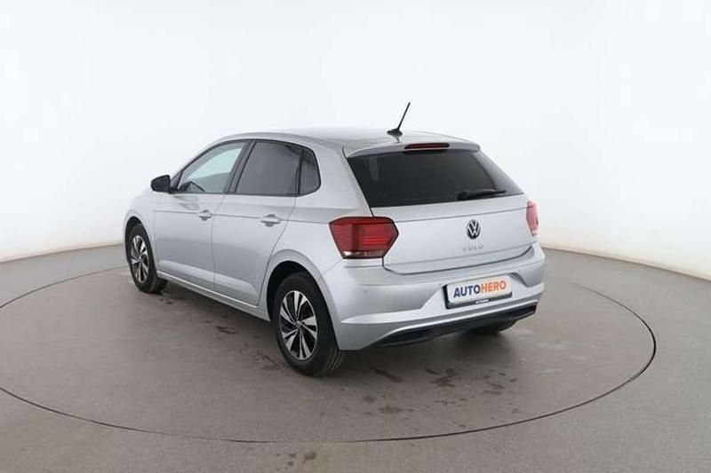 Usado VW Polo Advance 95 CV (69 kW) 2021 Gris Utilitario
