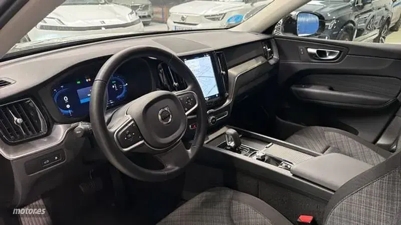 Usado Volvo XC60 Core 253 CV (186 kW) 2025 Negro SUV