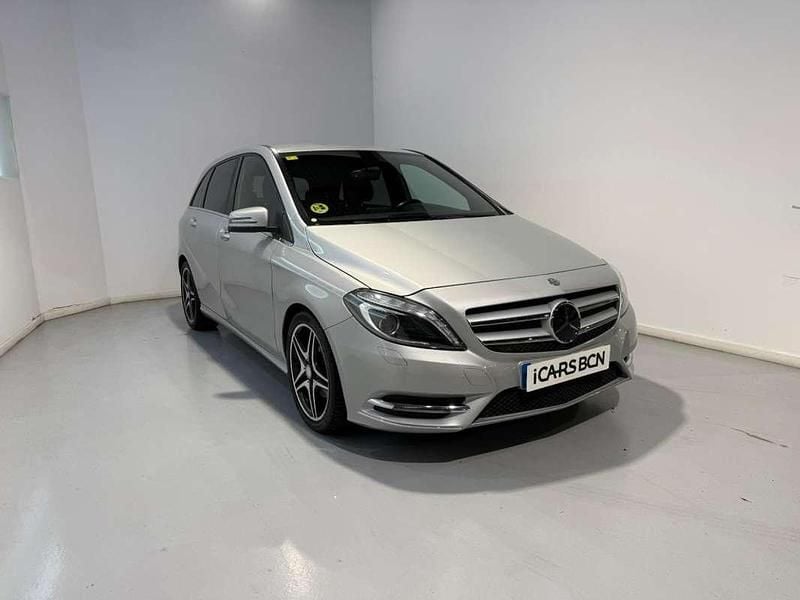 Usado Mercedes B200 136 CV (100 kW) 2014 Plateado Monovolumen