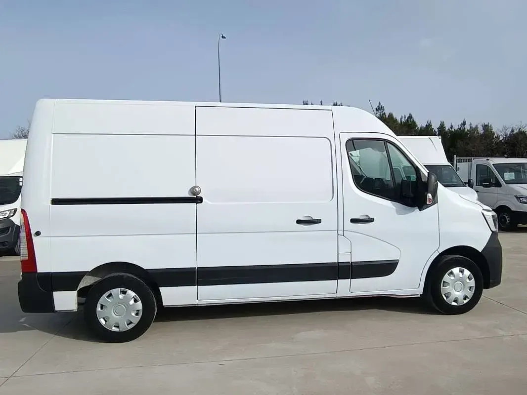 Usado Renault Master 135 CV (99 kW) 2021 Blanco Monovolumen