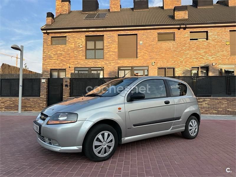 Gris / plata Usado 2005 Chevrolet Kalos SE Berlina | 2900 € (Precio justo) - Imagen 1/4