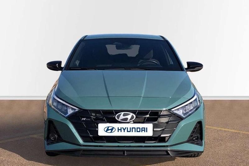 Usado Hyundai i20 N Line 80 CV (58 kW) 2025 Verde Utilitario